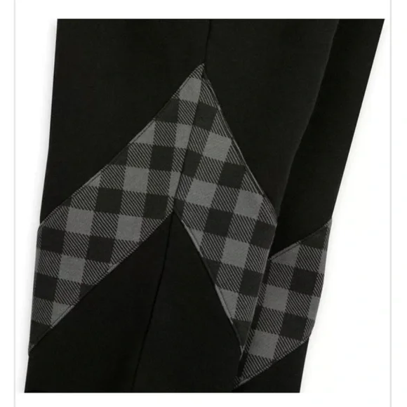 🎃Host Pick🎃Disney Halloween Joggers From 2021 Season, size 2xl - Picture 3 of 16